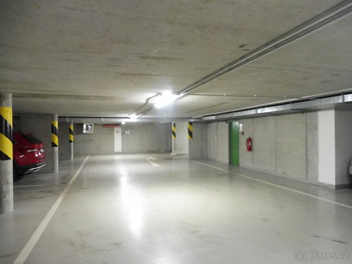 Pronájem garáž - Praha, 140 00