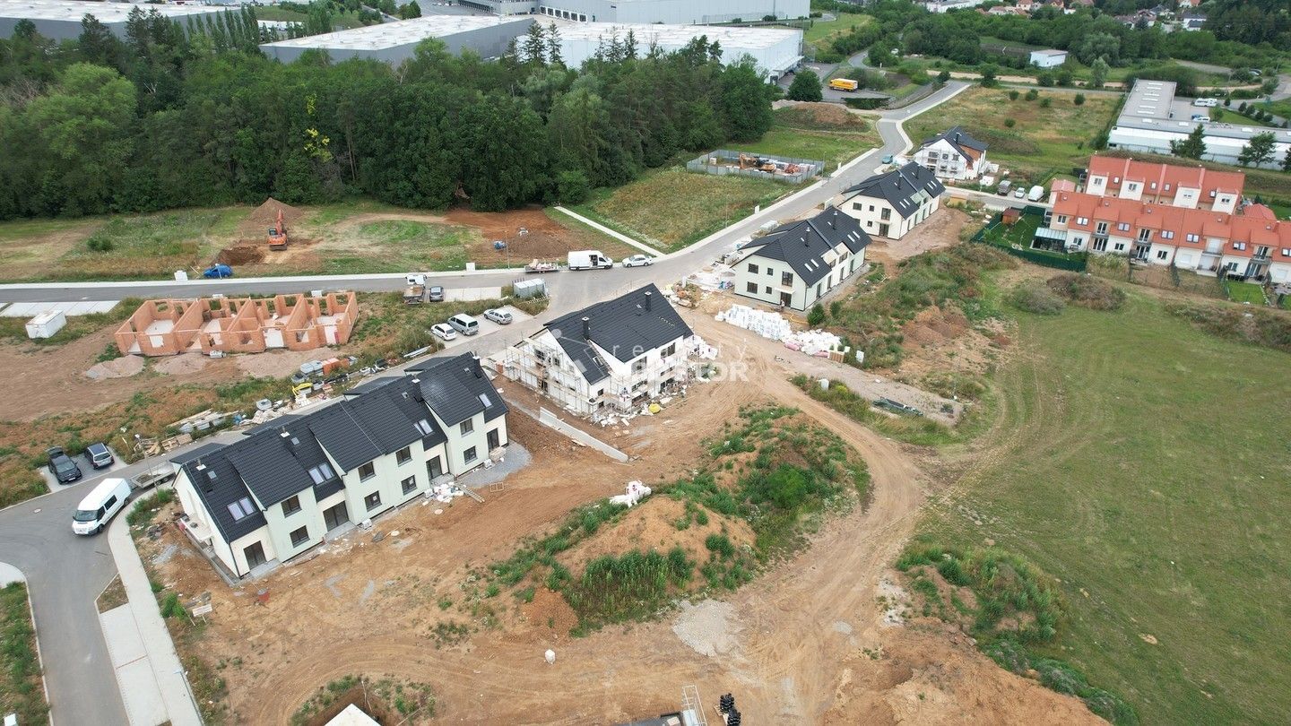 Byt 3+kk · 99 m² · U zastávky 343, Nučice - 3