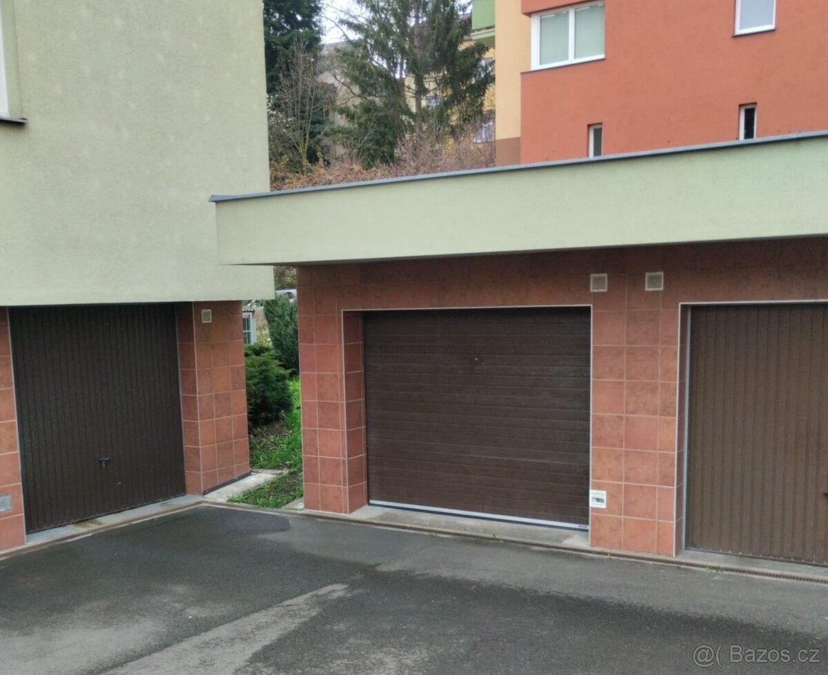 Pronájem garáž - Karlovy Vary, 360 01, 18 m²