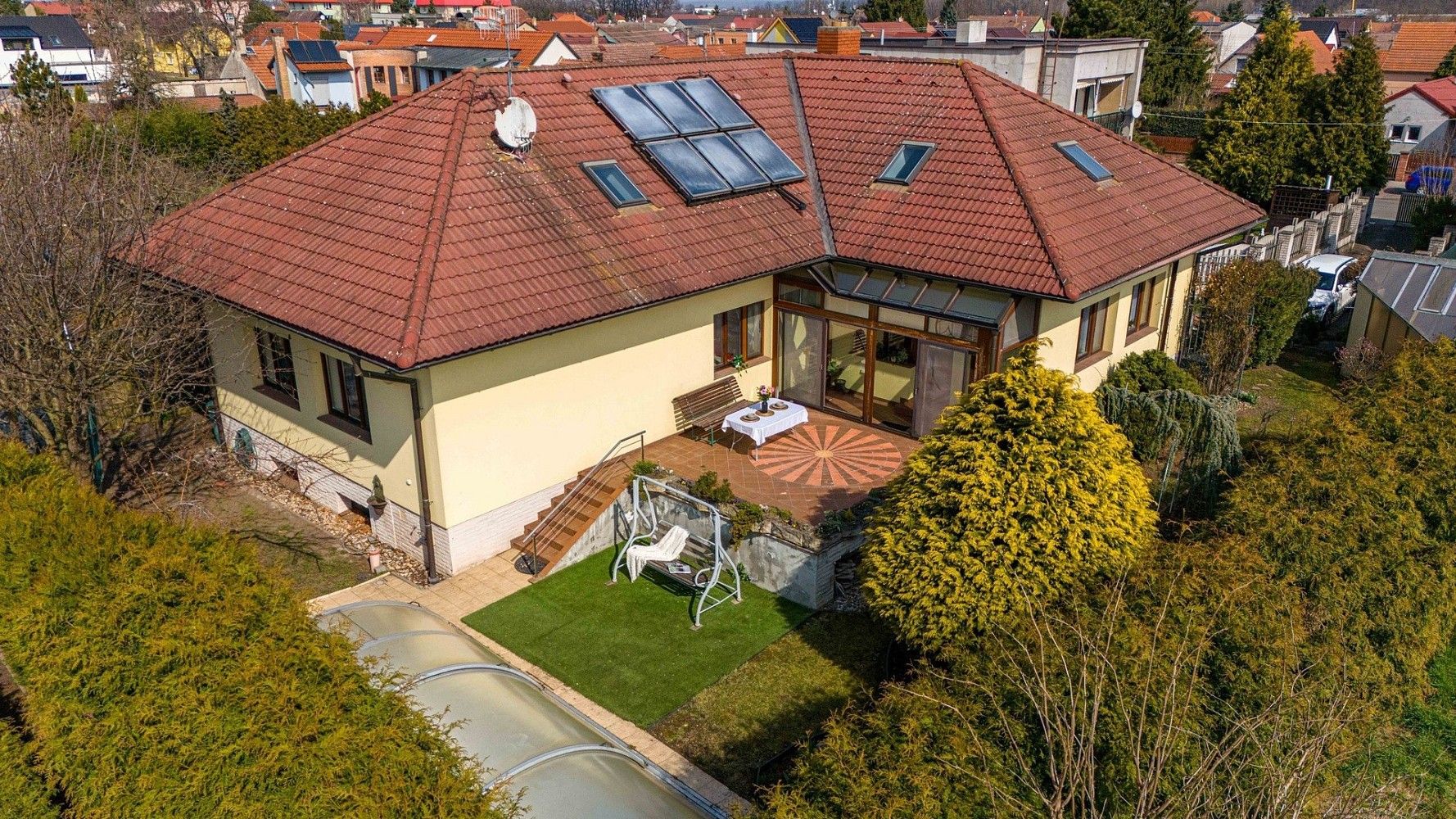 Rodinné domy, Veleň, okres Praha-východ, Středočeský kraj, 286 m² - 2