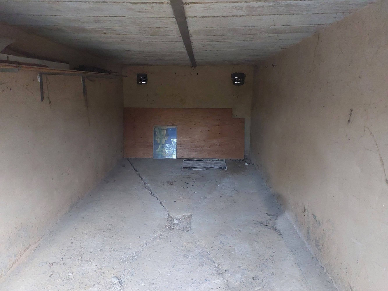 Garáž · 17 m² · Na okraji, Praha 6 - 4