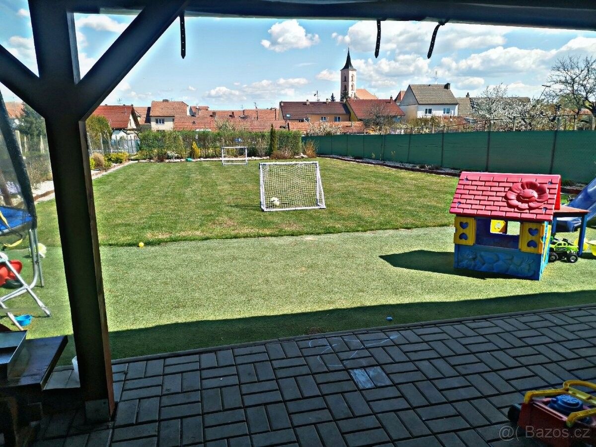 Prodej rodinný dům - Velké Bílovice, 691 02