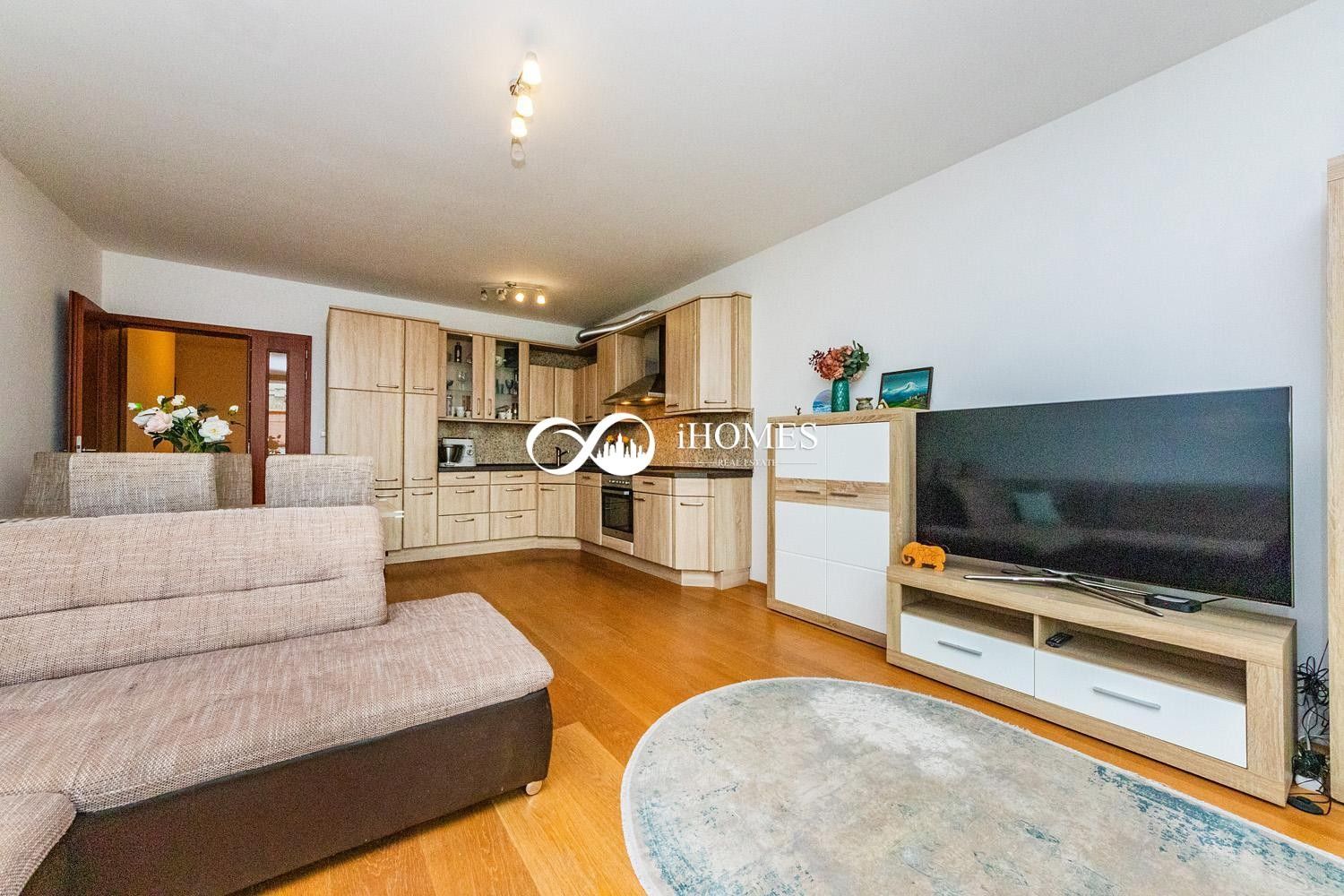 3+kk, Jindřicha Plachty, Praha, 115 m² - 1