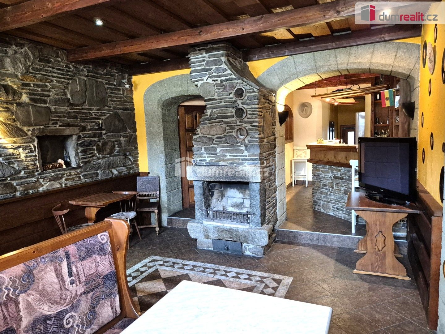 Restaurace, náměstí J. V. Kamarýta, Velešín, 130 m²