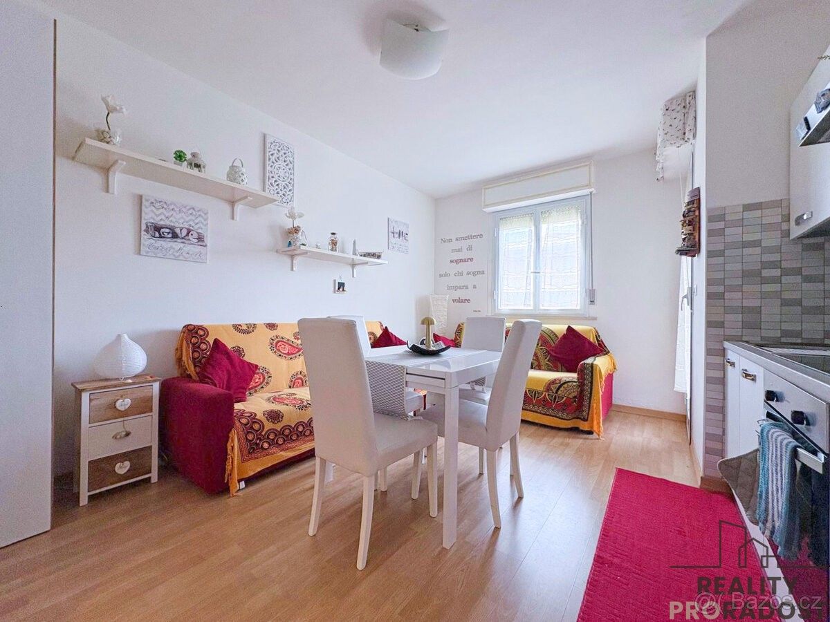 Byty, 987 66, Zahraničí - 2