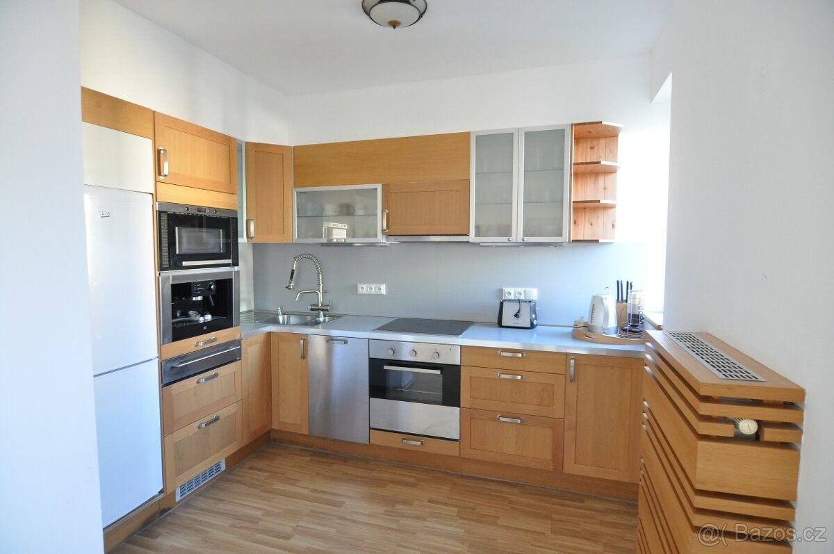 Byty, Praha, 150 00