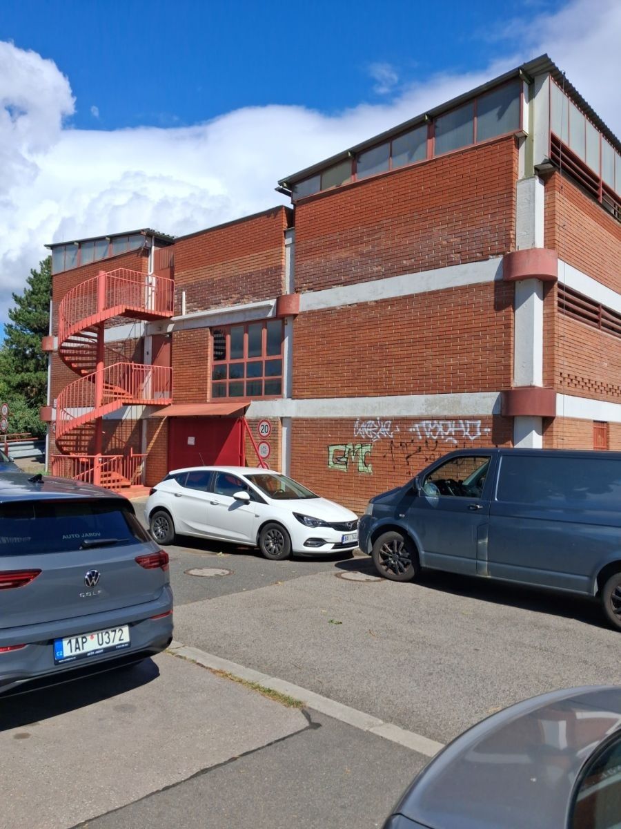 Garáže, Běhounkova, Praha - Stodůlky, 18 m² - 2