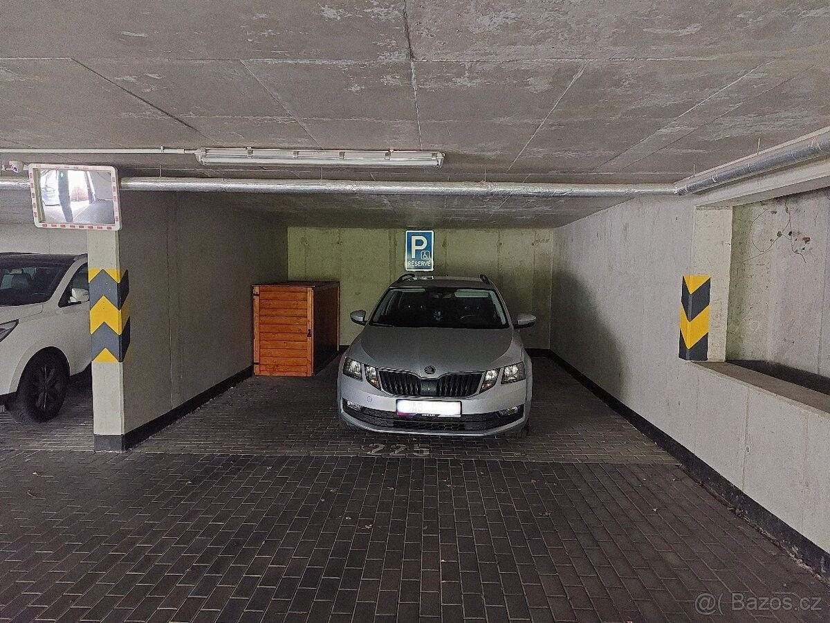 Pronájem garáž - Praha, 155 00, 30 m²