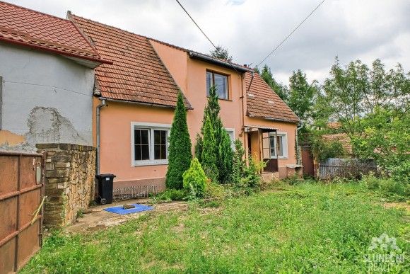 Rodinné domy, Bystřice pod Lopeníkem, 687 55