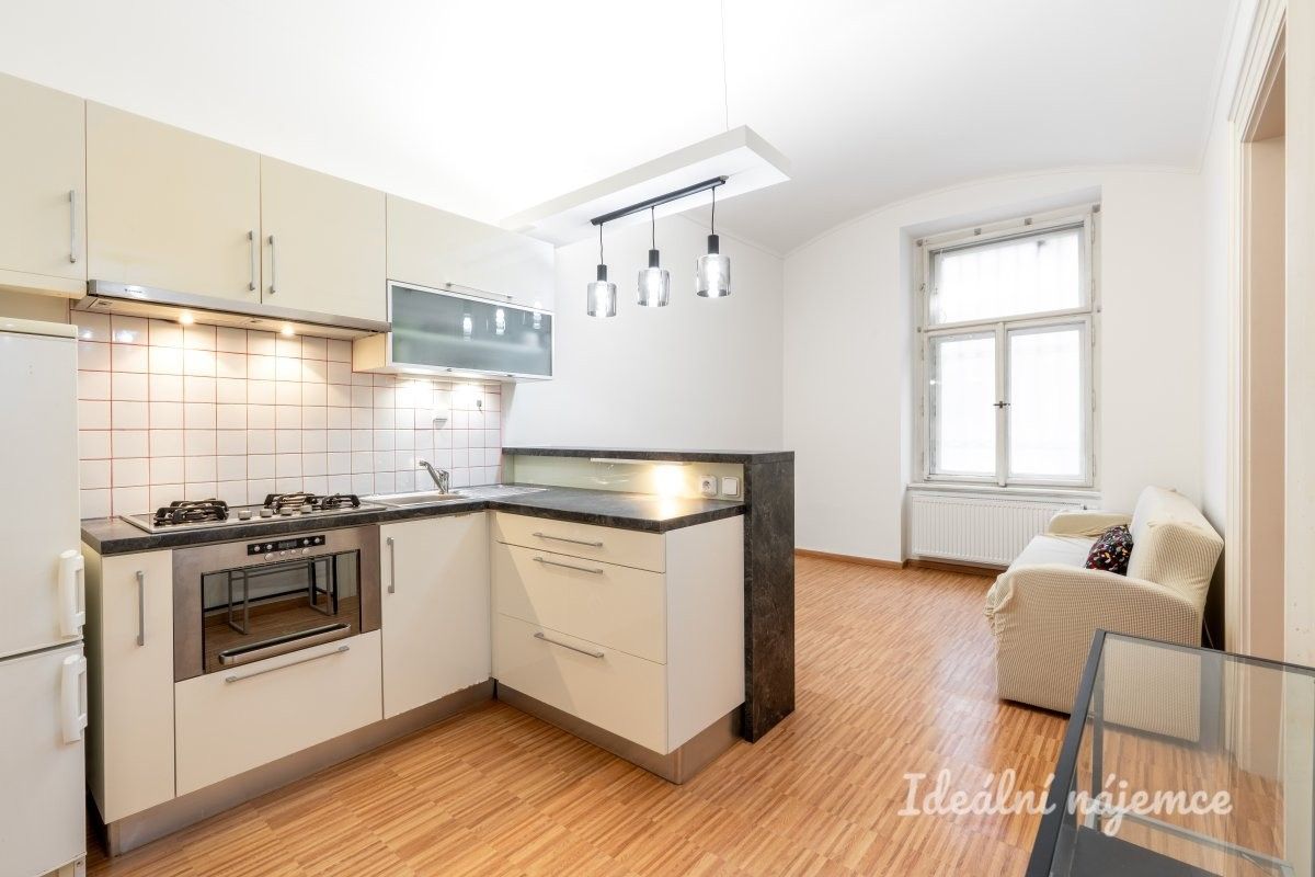 Pronájem byt 2+kk - Plaská, Praha, 40 m²
