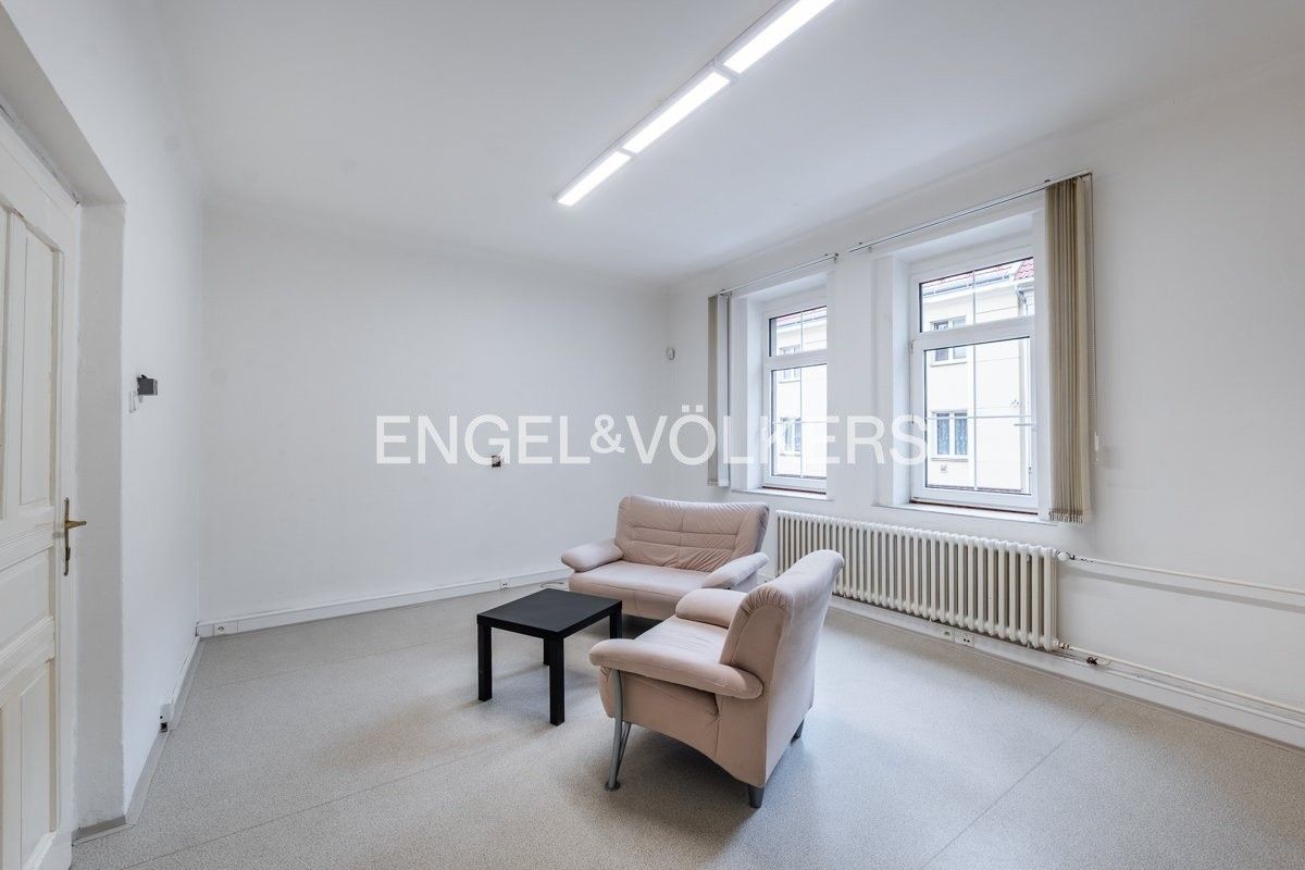 Pronájem kancelář - Pitkovická, Praha, 70 m²