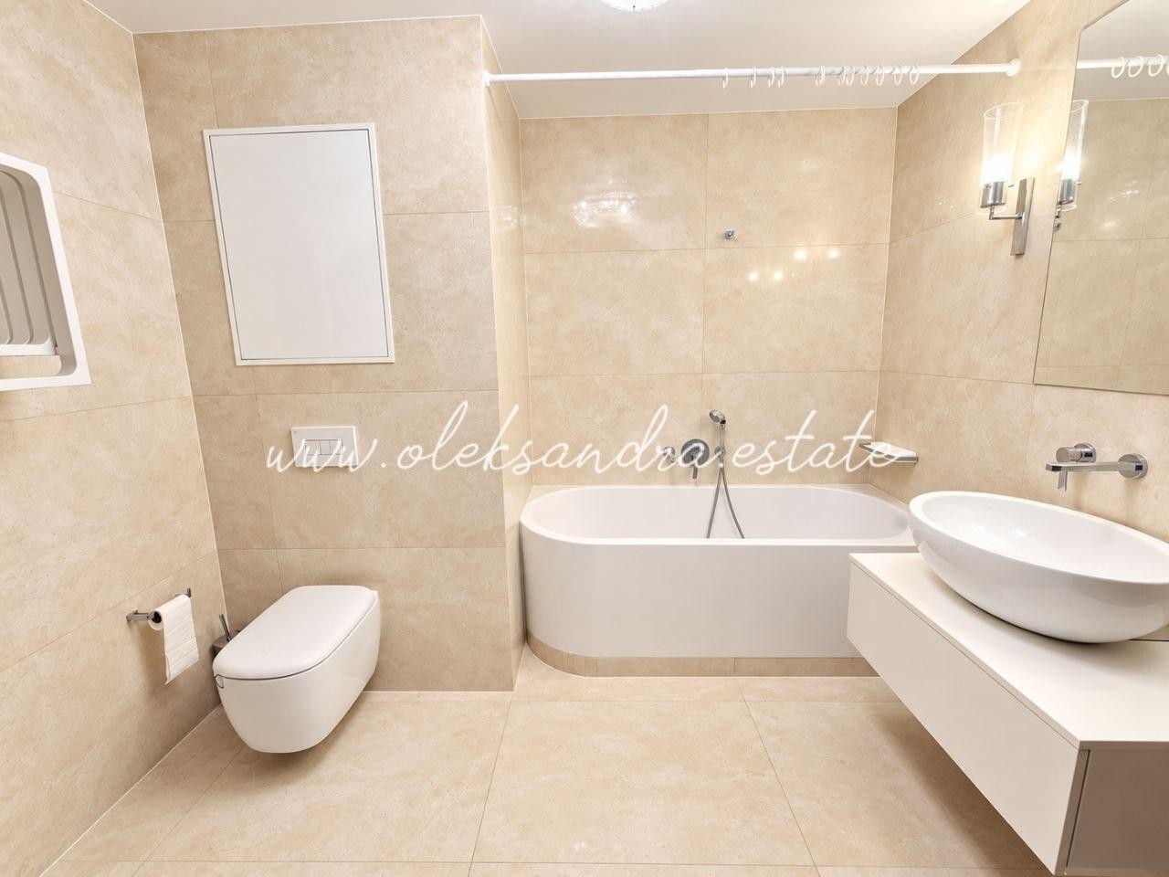 Byt 2+kk · 58 m² · V mezihoří, Praha - 4