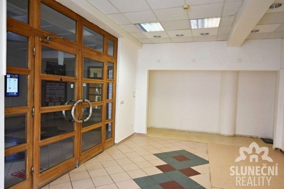Pronájem obchodní prostory - Uherský Brod, 688 01