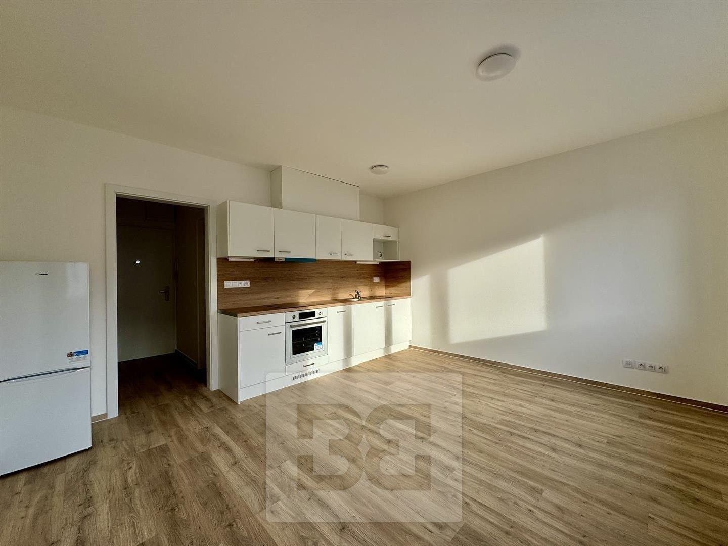 Pronájem byt 1+kk - Záhoří 2206, Kuřim, 30 m² - 5