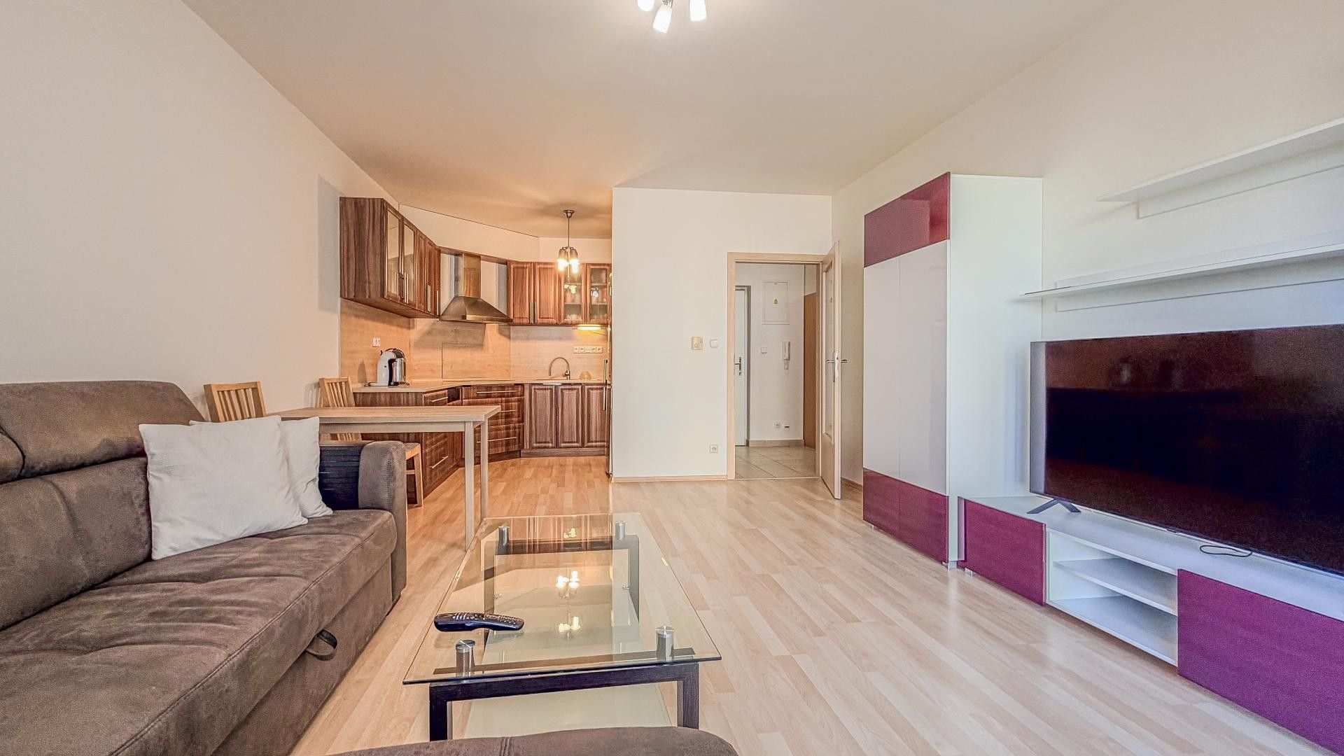 2+kk, Na Harfě, Praha Vysočany, 57 m² - 1