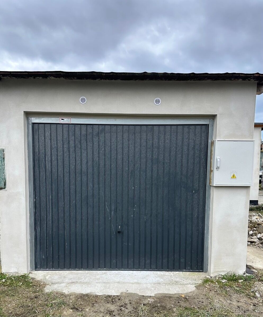 Garáže, Ostrava, 710 00