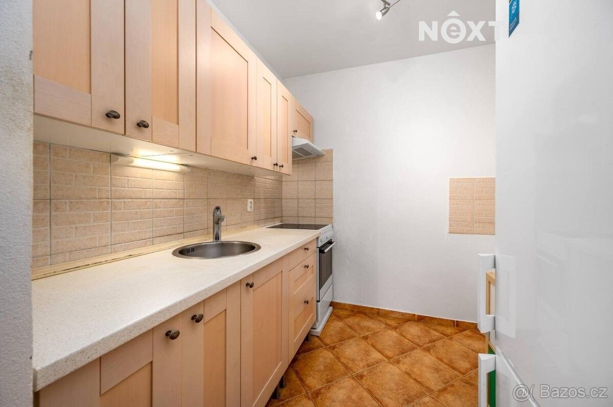 Pronájem byt - Praha, 163 00