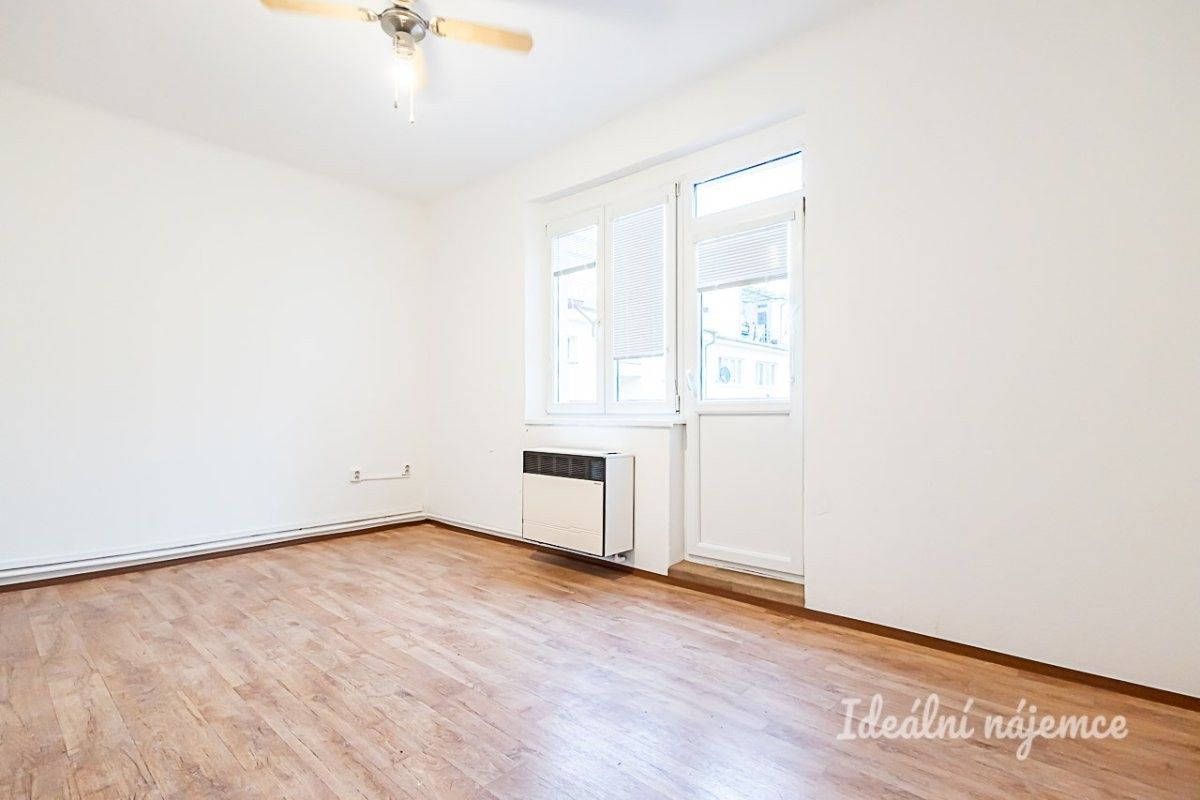 1+kk, Drahobejlova, Praha, 23 m²