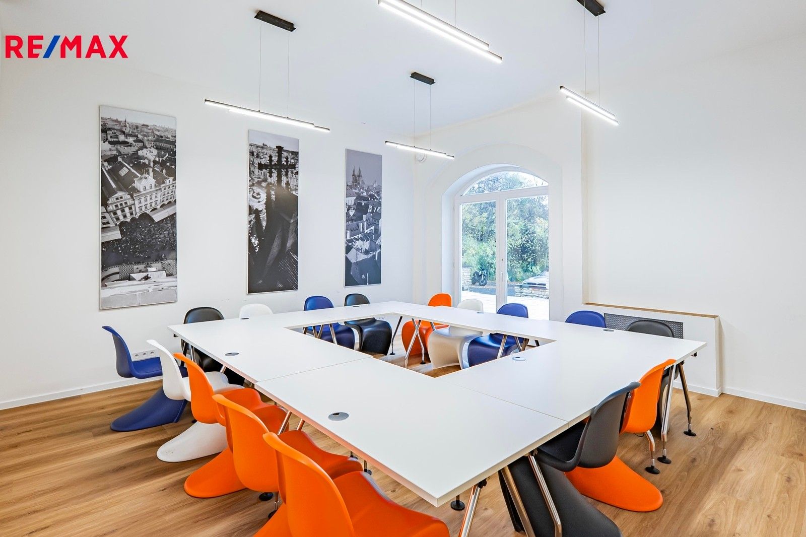 Pronájem kancelář - Kotlaska, Praha, 60 m²