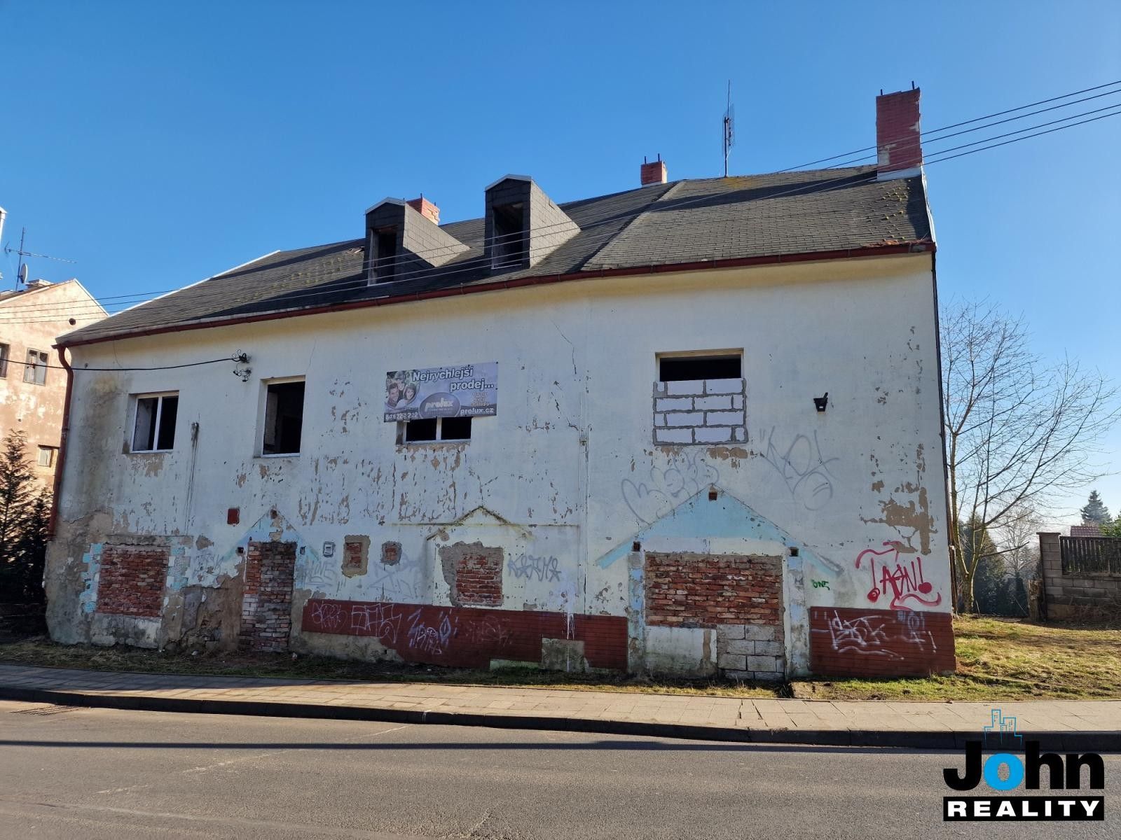 Prodej rodinný dům - Podkrušnohorská, Lom, 500 m²