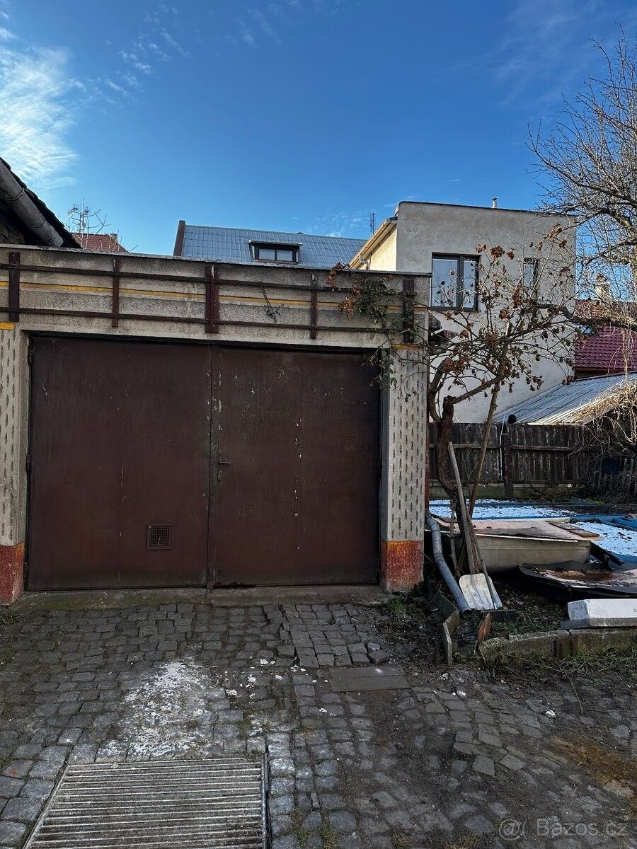 Garáže, Nymburk, 288 02