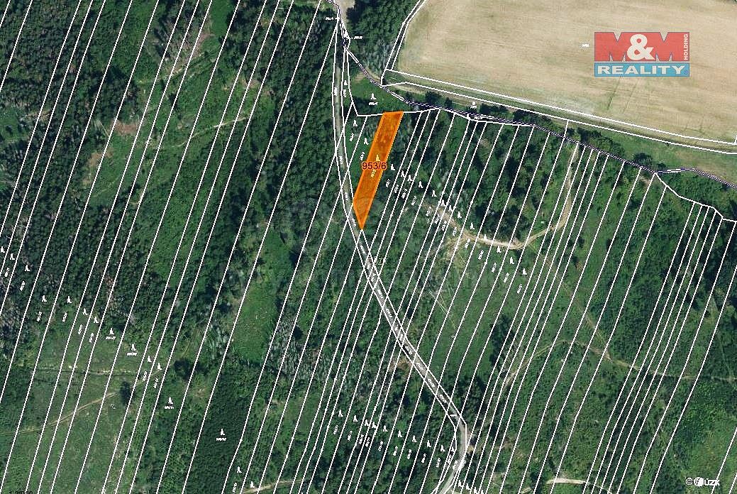 Les, 6 647 m²