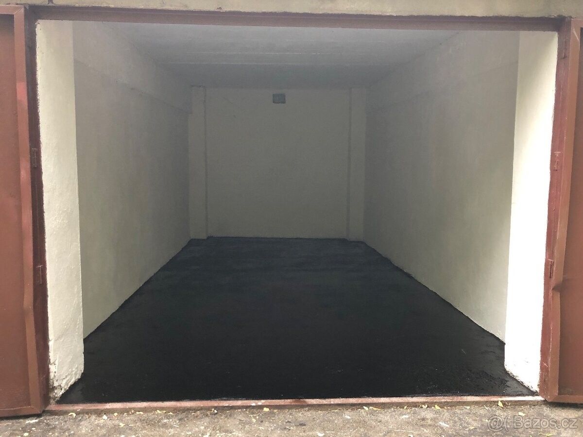 Garáže, 111 01, Praha 10