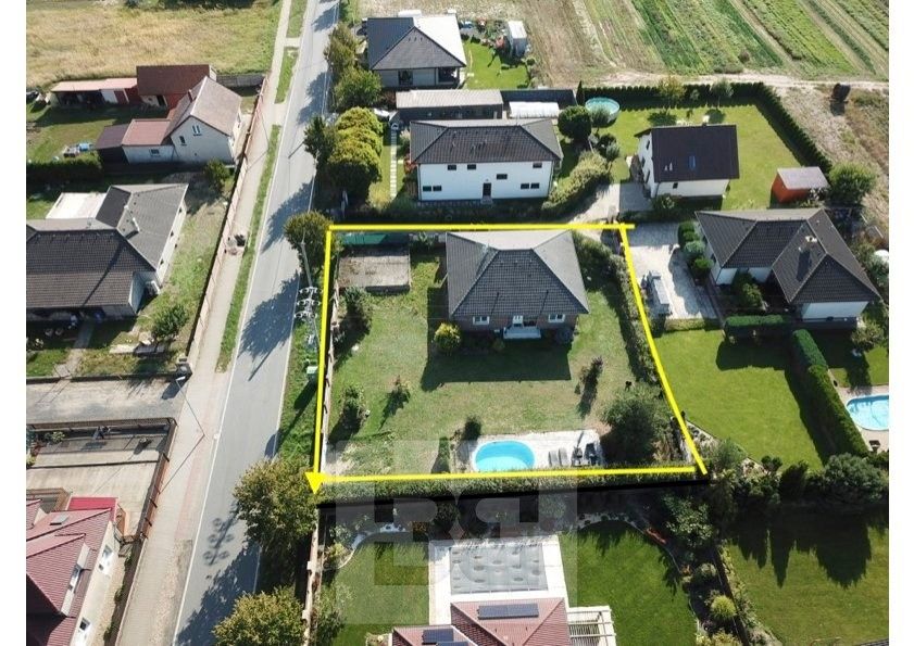 Prodej rodinný dům - Hlavní, Dřísy, 102 m² - 1