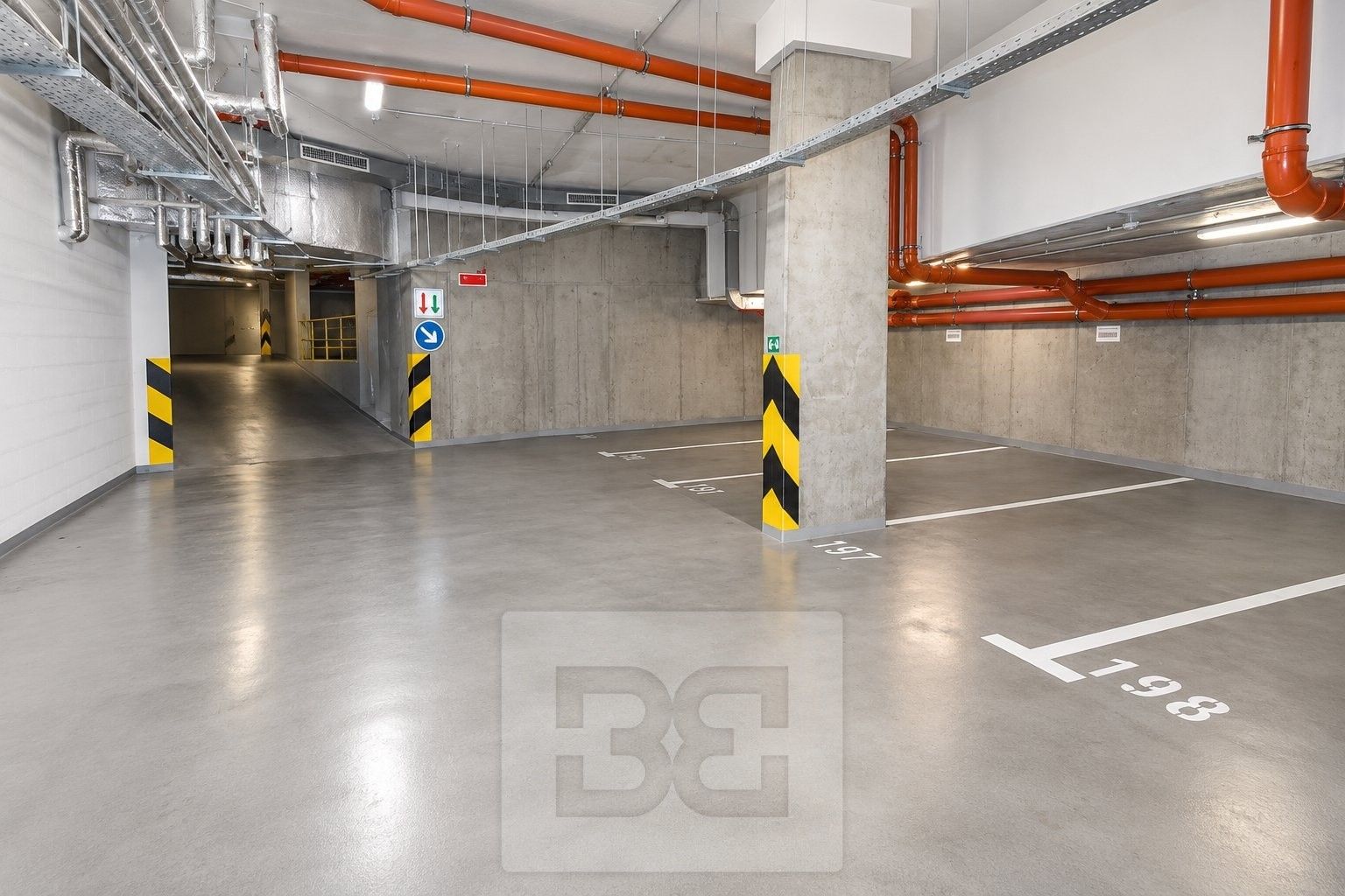 Pronájem garáž - Jeseniova 519, Praha Žižkov, 16 m² - 5