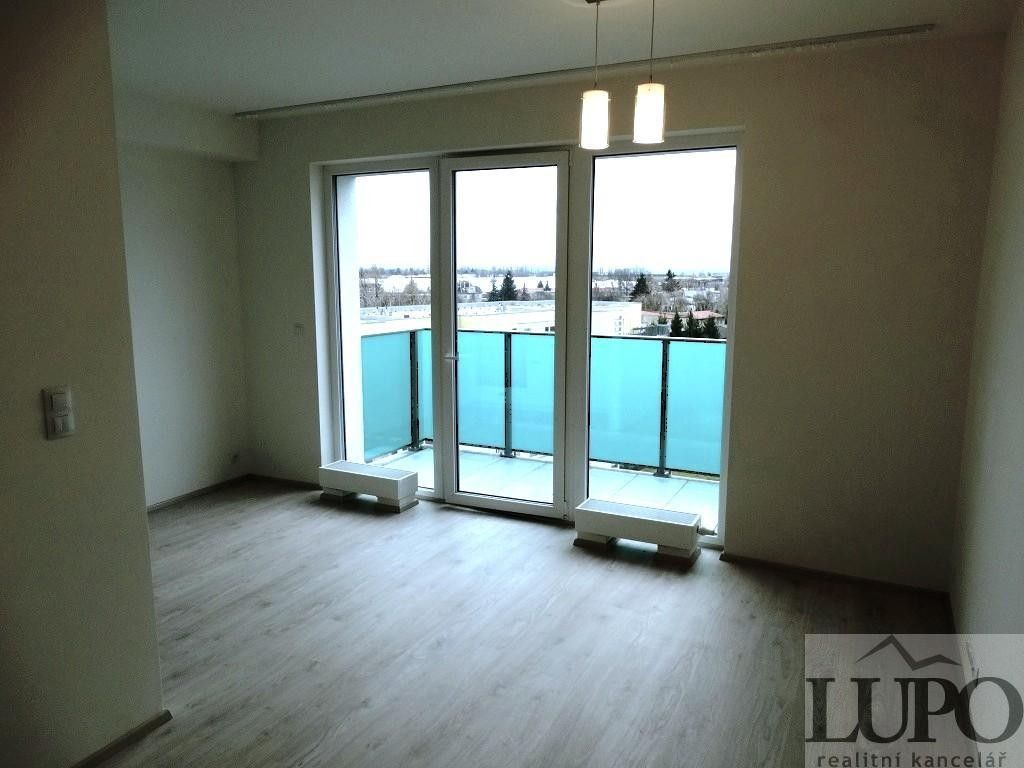 Pronájem byt 2+kk - Praha 18, Praha, 45 m²