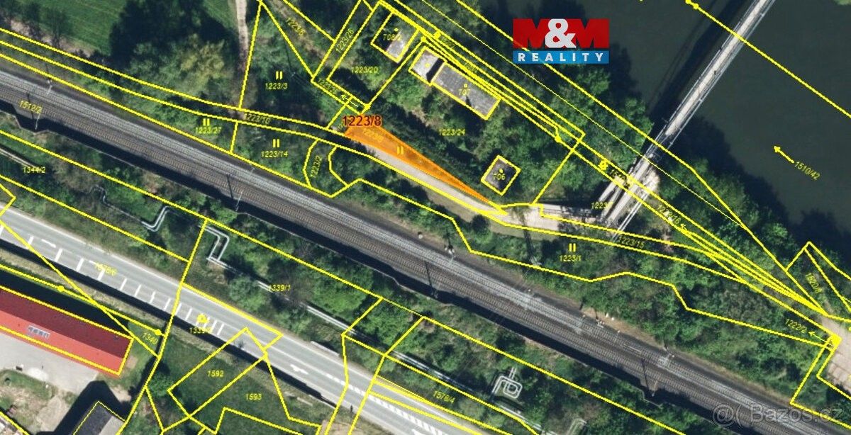 Pozemky pro bydlení, Chvaletice, 533 12