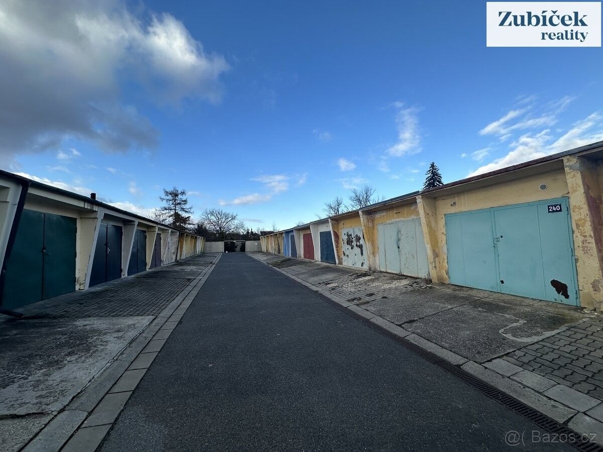 Pronájem garáž - Uherské Hradiště, 686 06