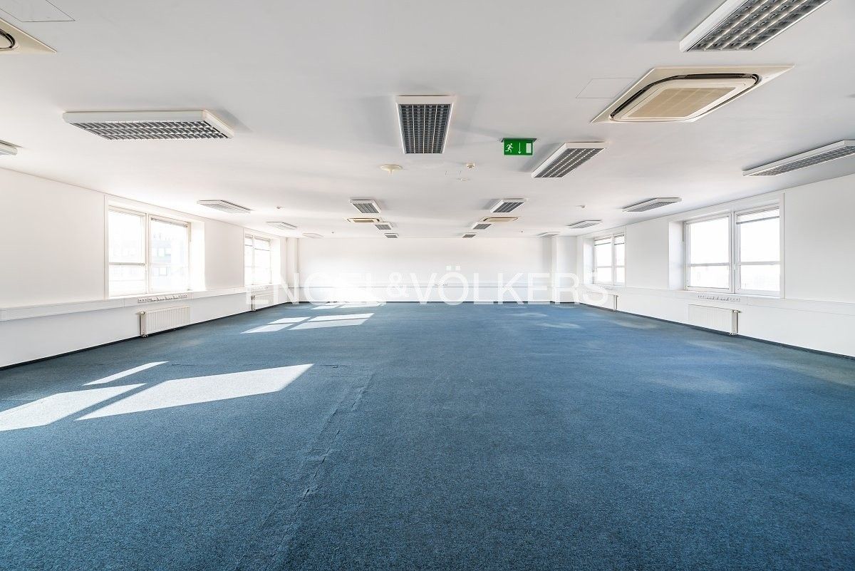 Pronájem kancelář - Sokolovská 131, Praha Karlín, 1 499 m² - 5