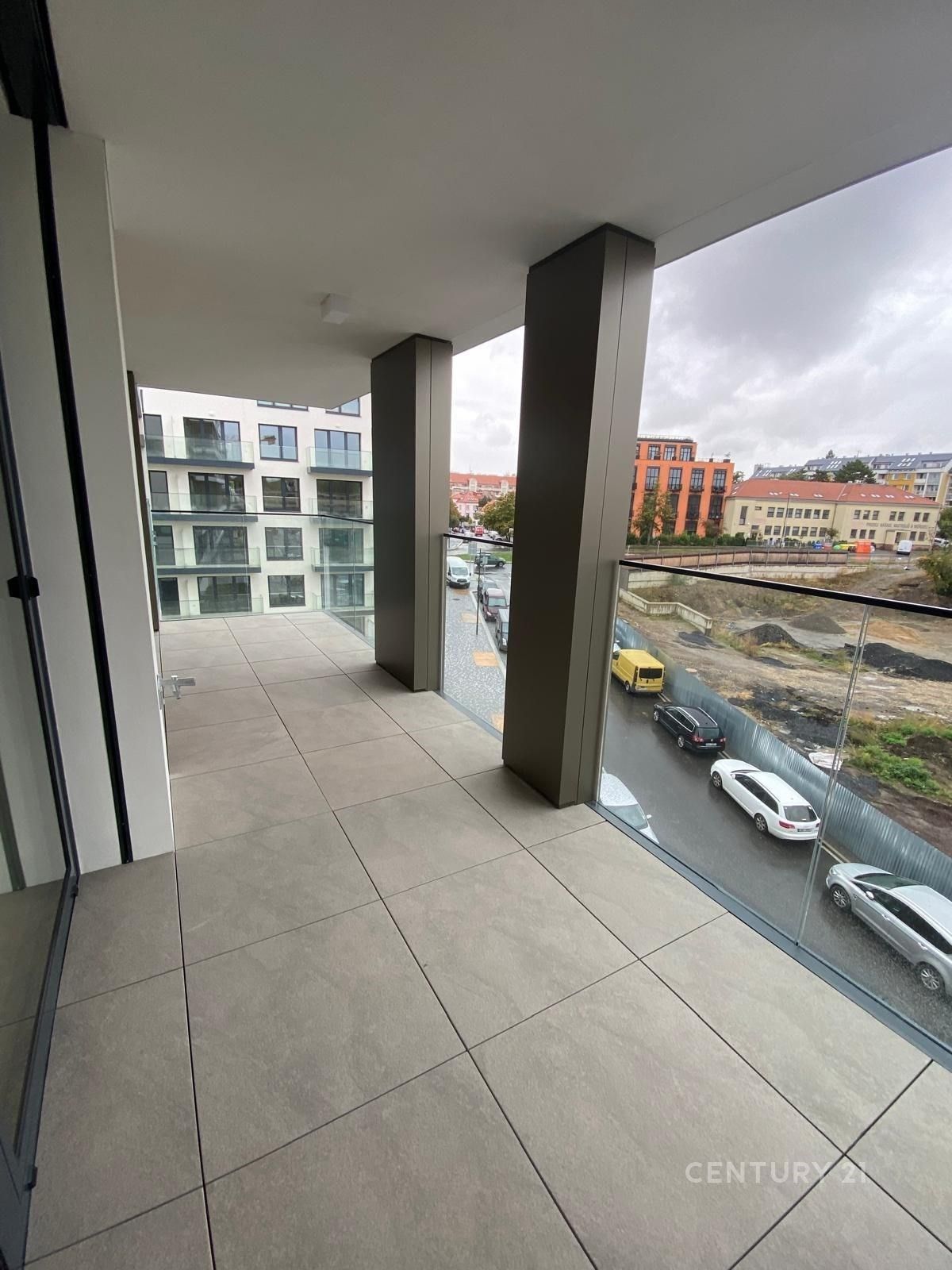 Pronájem byt 2+kk - Šrámkové 2934, Praha, 53 m²