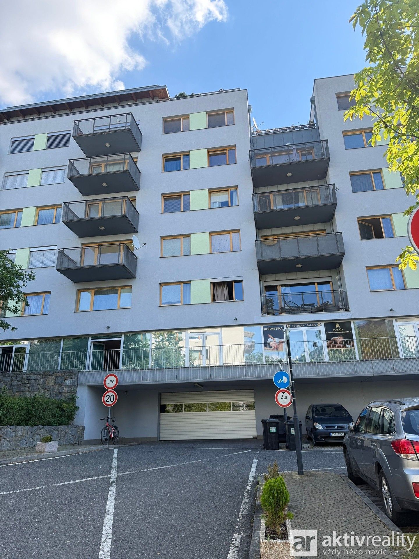 Garáže, Tibetská, Praha, 18 m² - 1