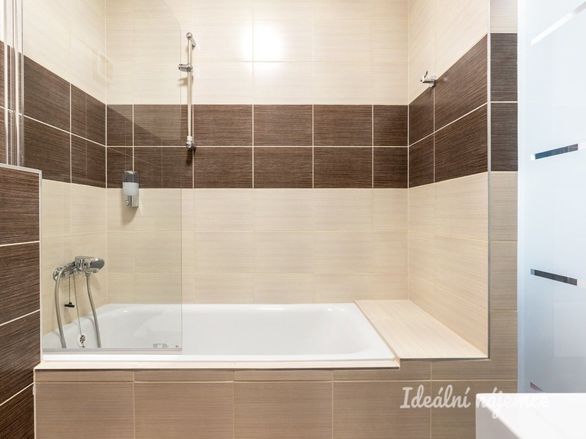 Pronájem byt 1+kk - Suchdolské náměstí, Praha, 18 m² - 5