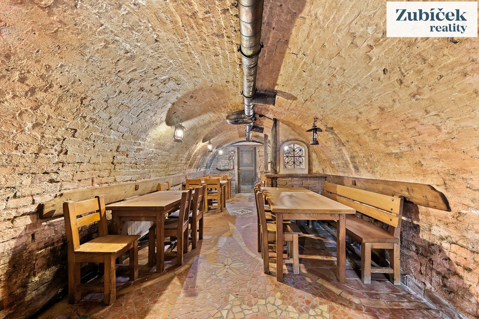 Prodej komerční - Bzenec, 535 m²