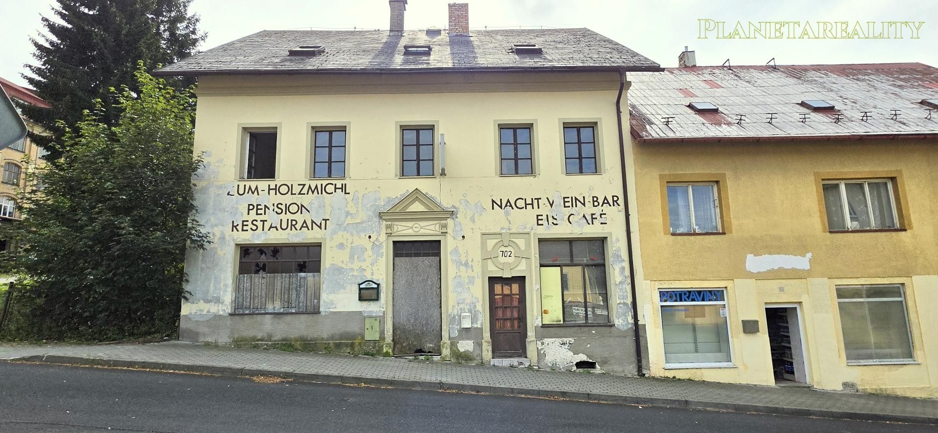 Dům, 400 m²