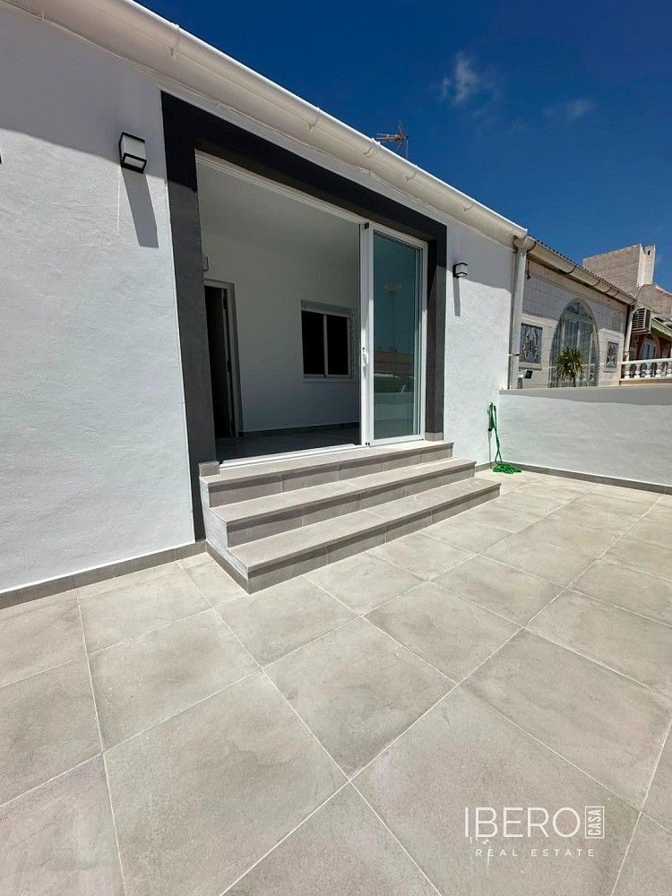 Prodej rodinný dům - Torrevieja, ES, 68 m² - 2