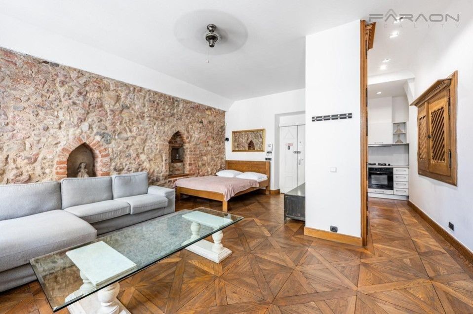 2+1, Karlova, Praha, 79 m² - 1