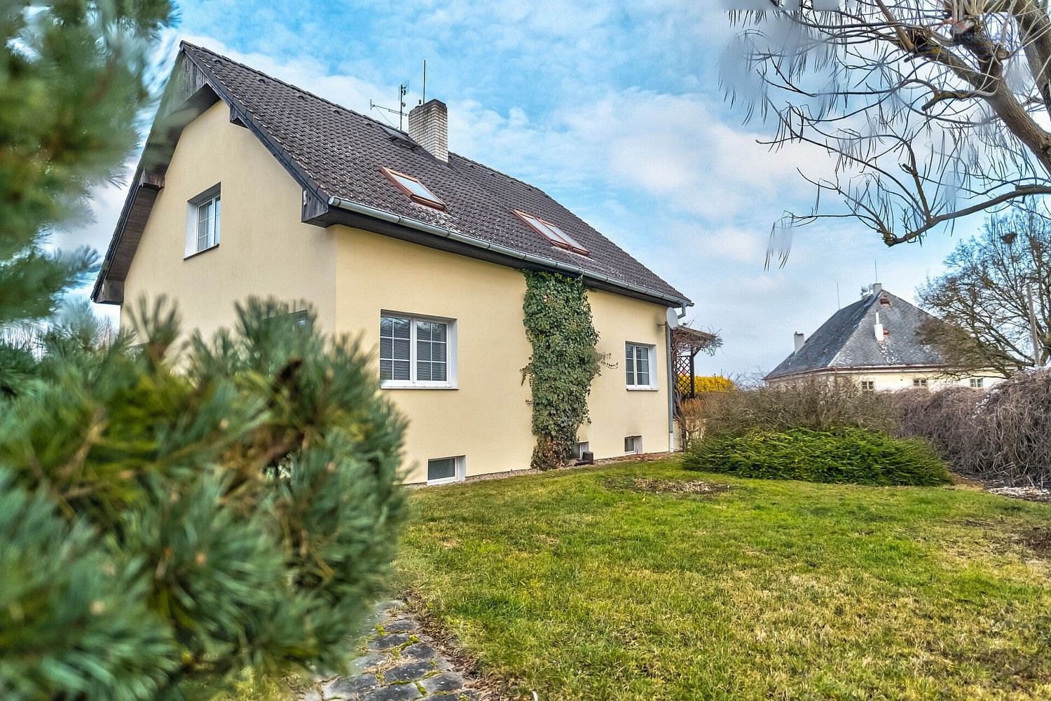 Rodinné domy, Nižbor, okres Beroun, Středočeský kraj, 170 m² - 1