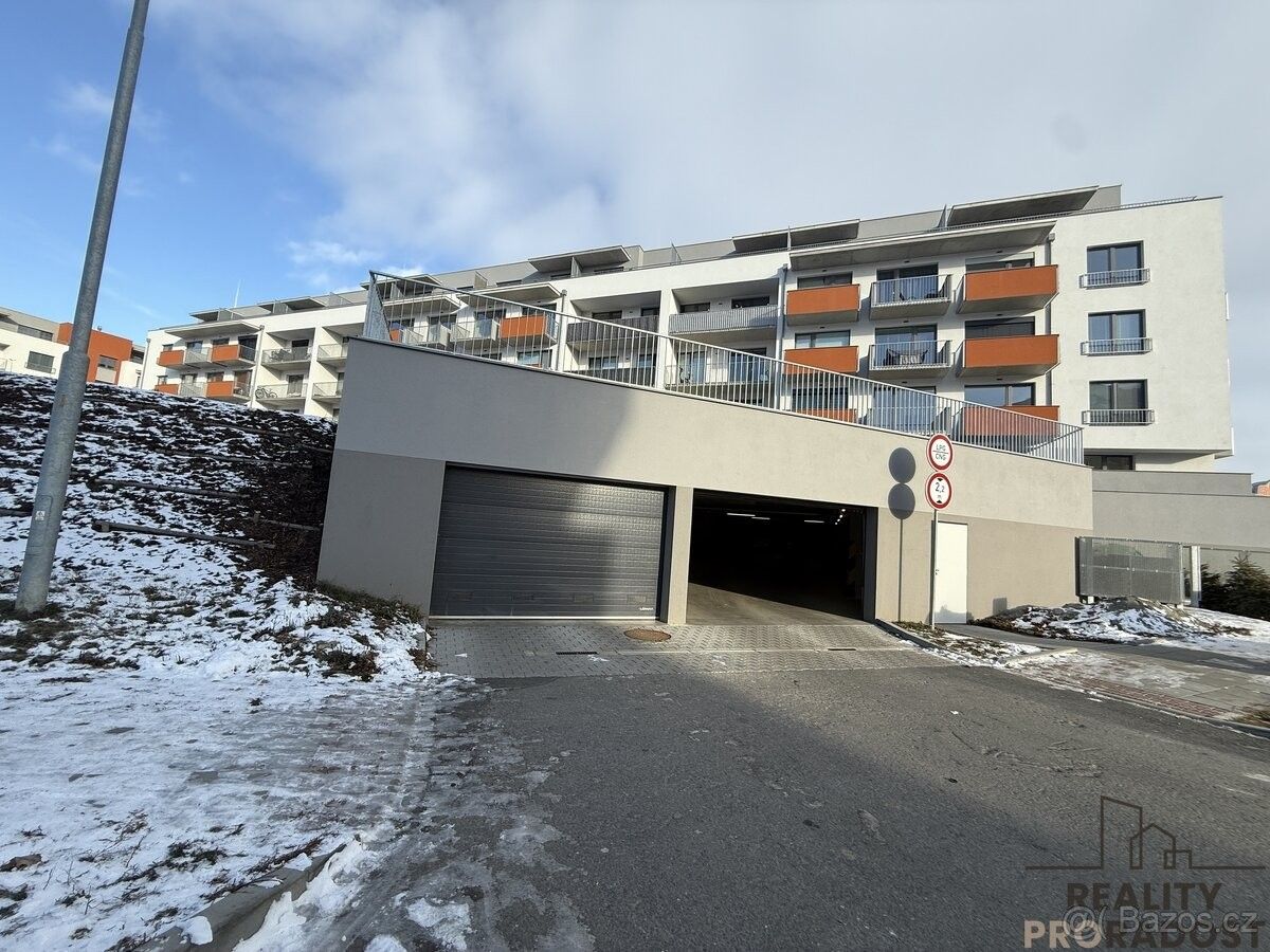 Garáže, Olomouc, 779 00