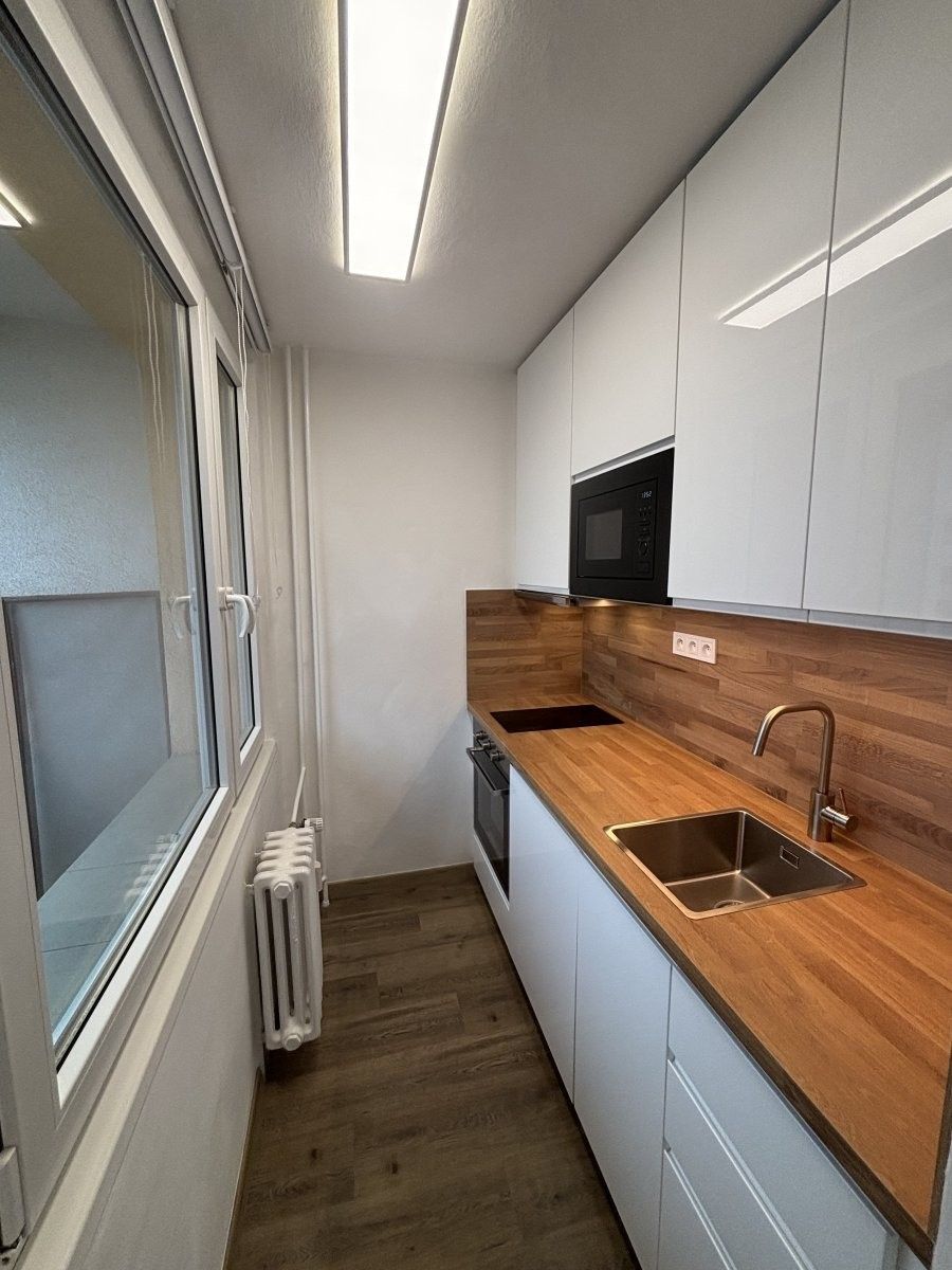 Pronájem byt 1+kk - Palackého třída, Pardubice, 31 m²