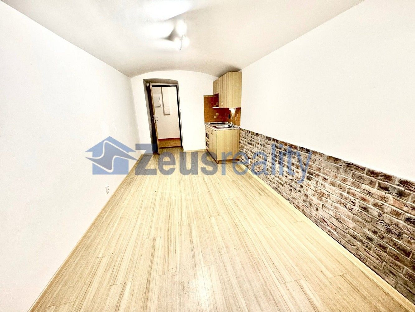 Pronájem obchodní prostory - Praha - Vinohrady, okres Praha 2, Hlavní město Praha, 25 m² - 1