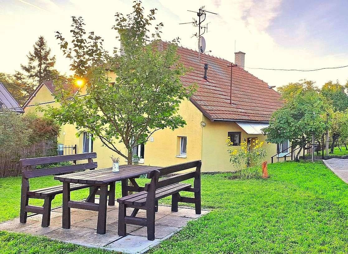Chaty, Hlohovec - Hlohovec, Jihomoravský kraj - 1
