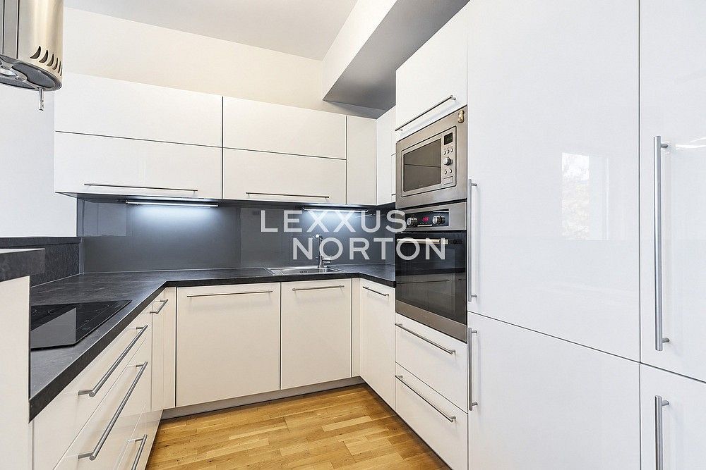 Byt 3+kk · 143 m² · V bytovkách, Praha 10 - Uhříněves - 3