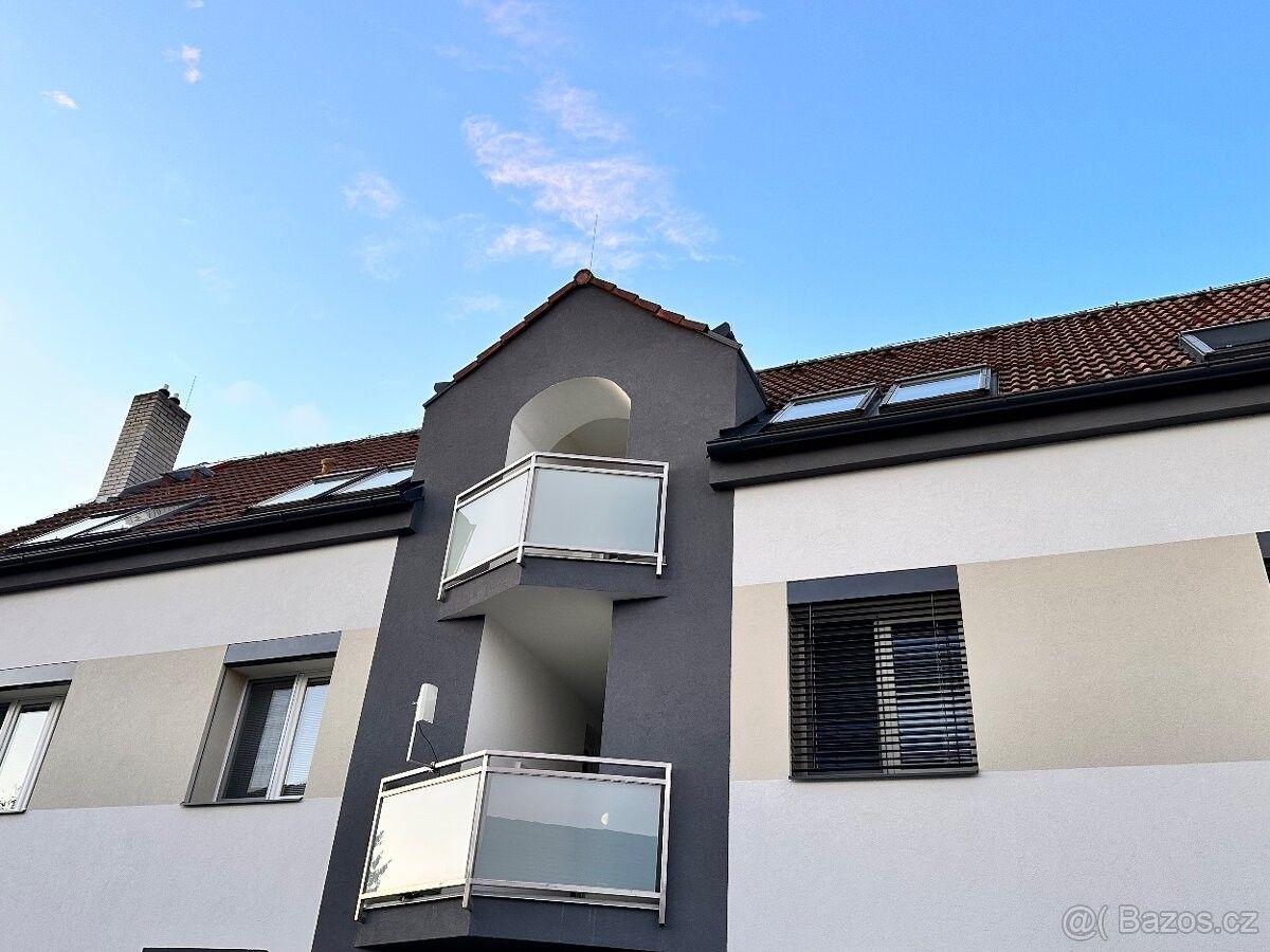 Pronájem byt - Svatobořice, 696 04