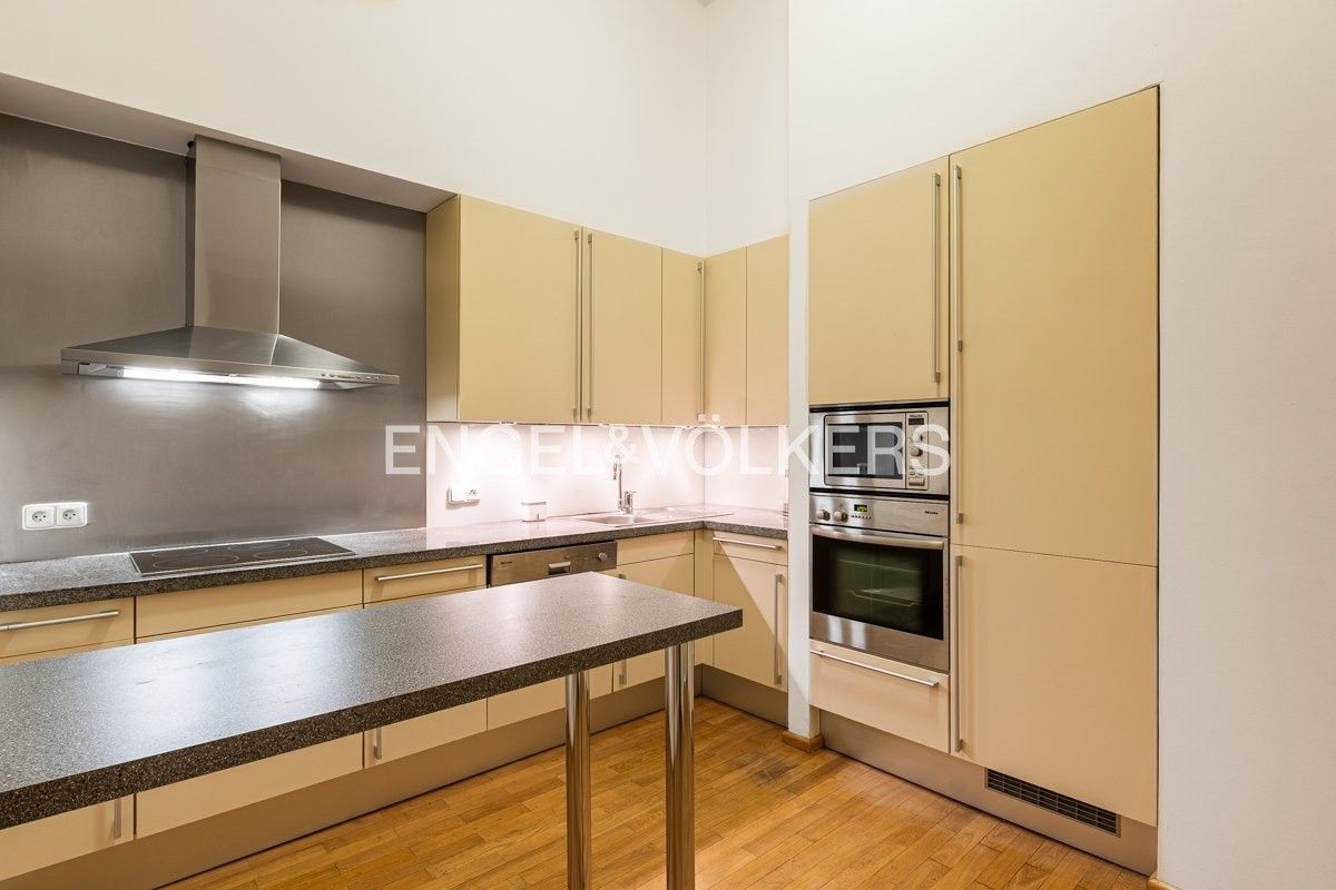 Byt 3+1 · 115 m² · Janáčkovo nábřeží 138, Praha Malá Strana - 3
