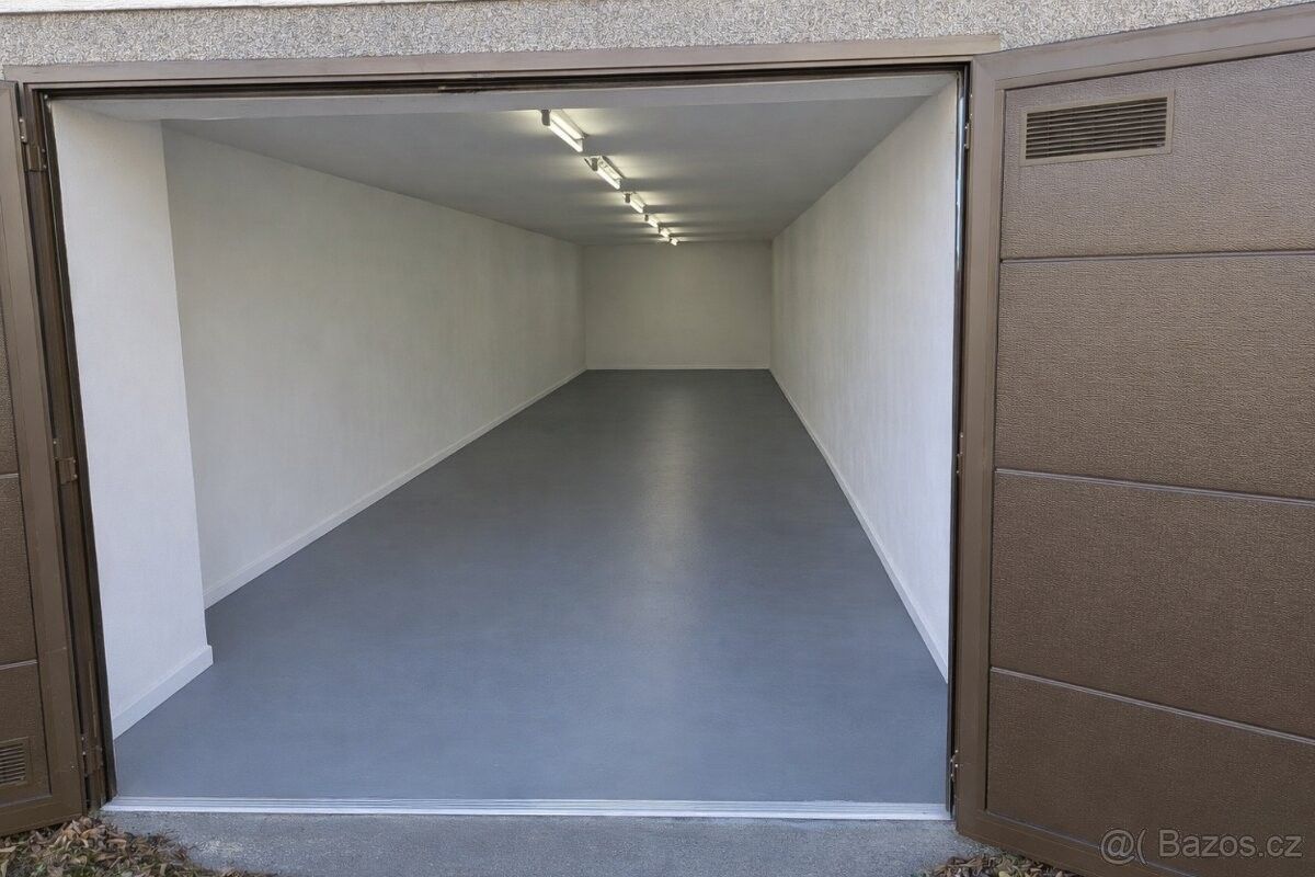 Garáže, Opava, 746 01