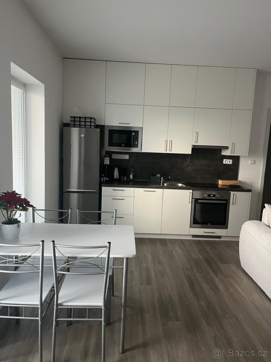 Pronájem byt - Rožnov pod Radhoštěm, 756 61